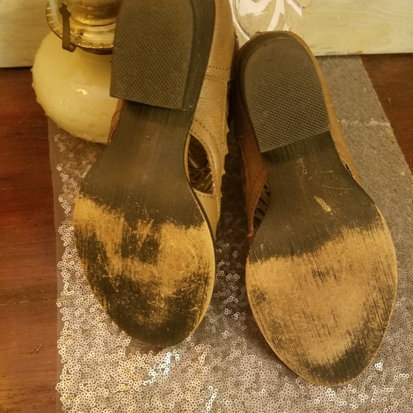 Gorgeous booties! - Picture 4 of 6